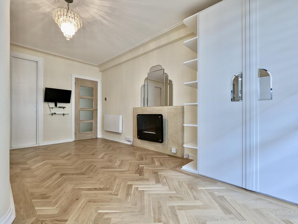 Apartment in Twickenham - View 4