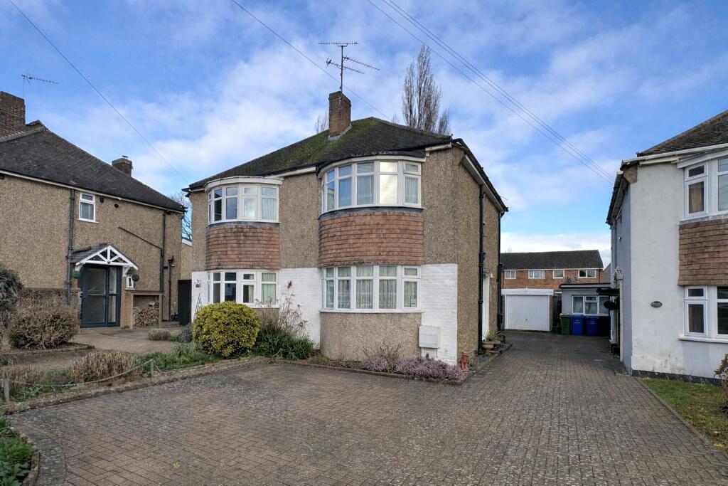 Main image of property: Gillian Avenue, Aldershot, Hampshire, GU12