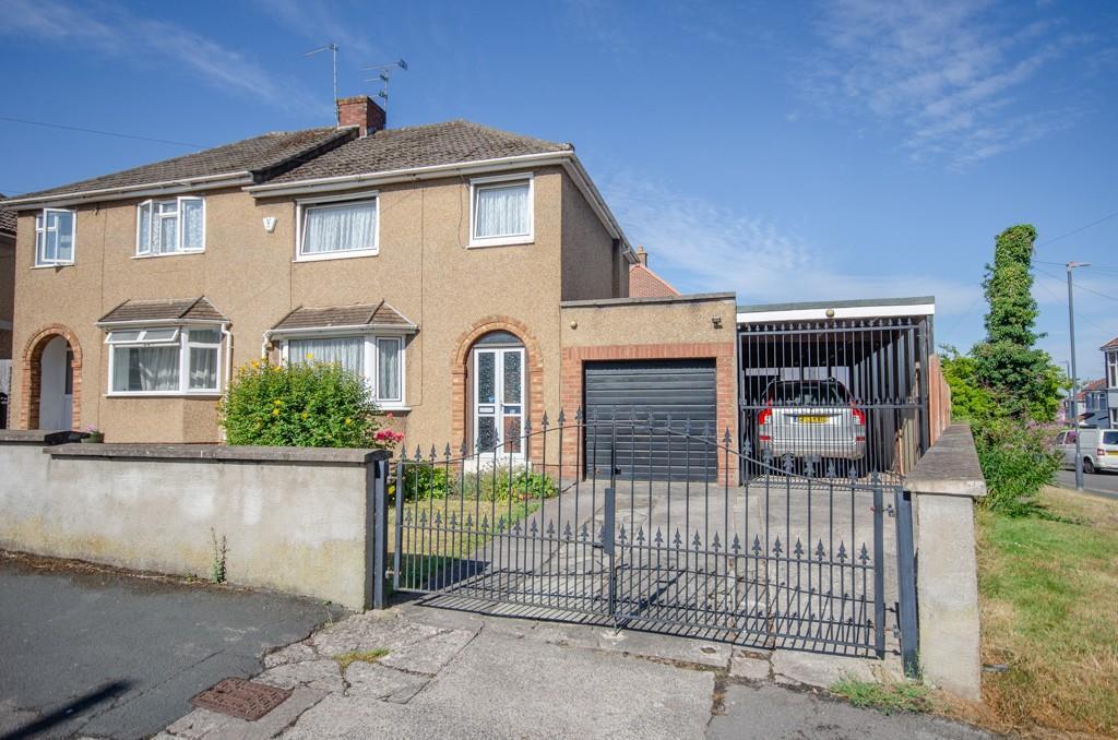 Main image of property: Hayward Road, Staple Hill, Bristol, BS16 4NZ