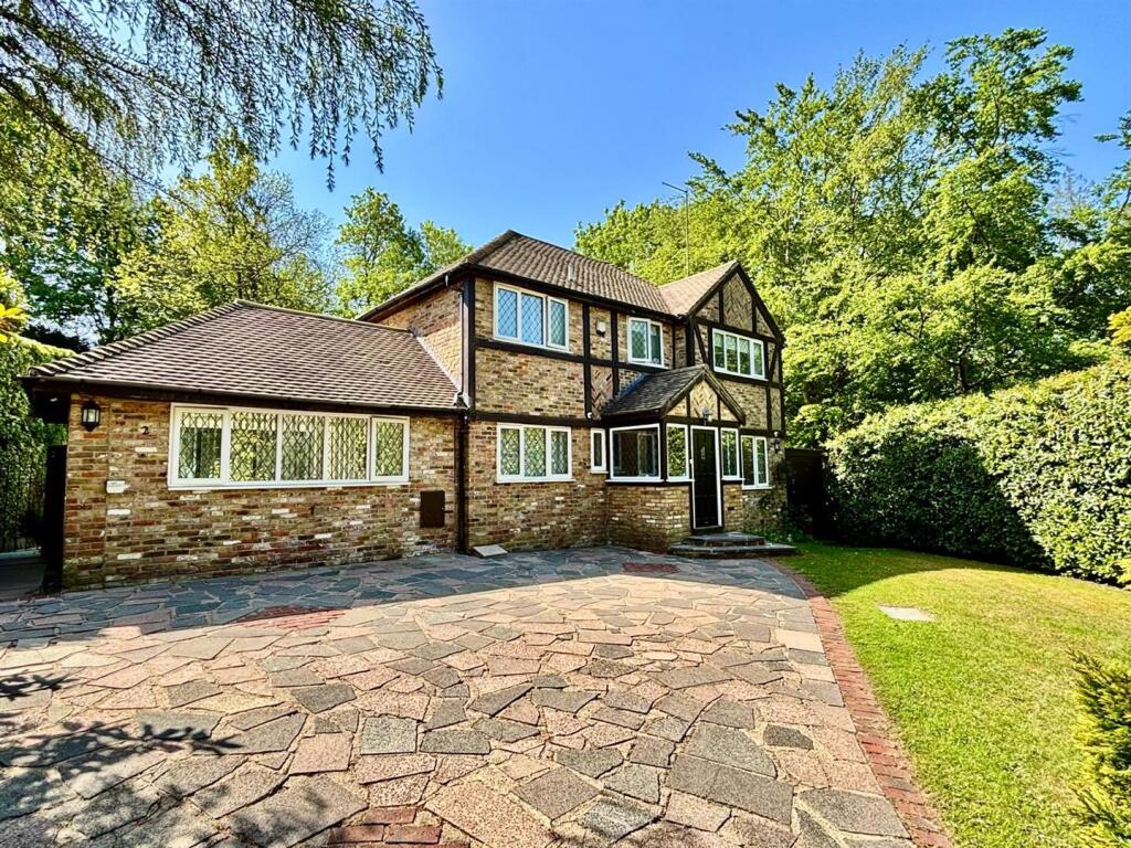 Main image of property: Chatsworth Heights, Camberley, Surrey