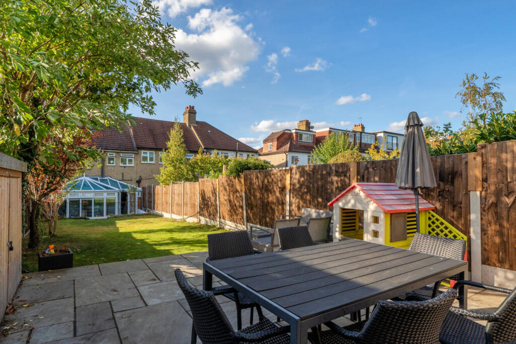 House in London, Upper Elmers End - View 2