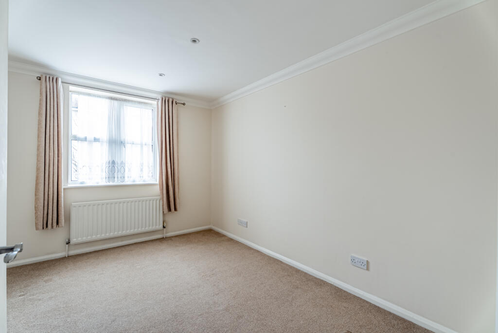 Apartment in St Albans - More