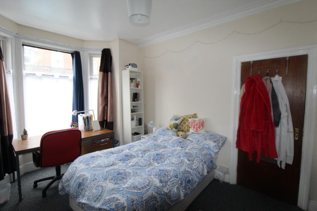 6 bedroom terraced house for rent