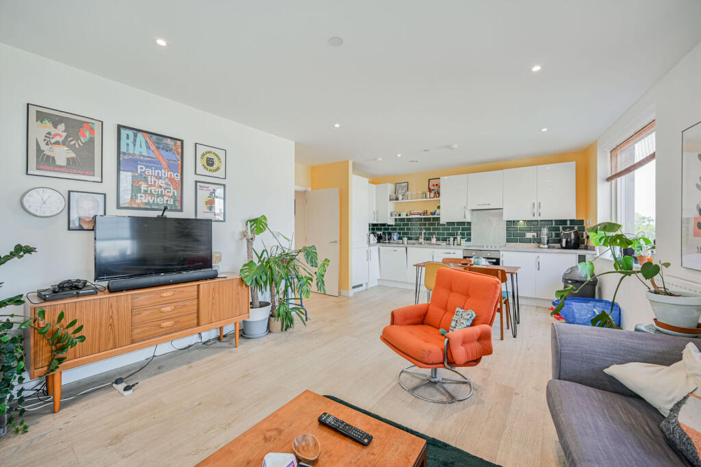 Apartment in London - View 3