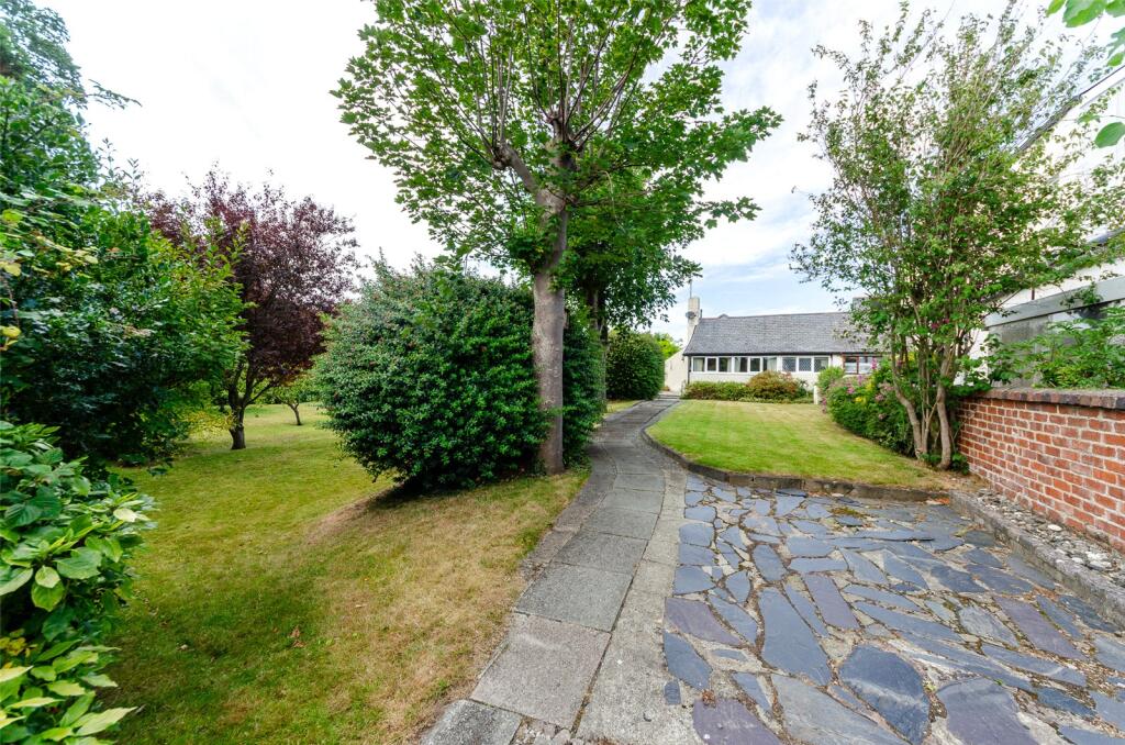 24, Morfa Drive, Conwy, LL32 photo 2