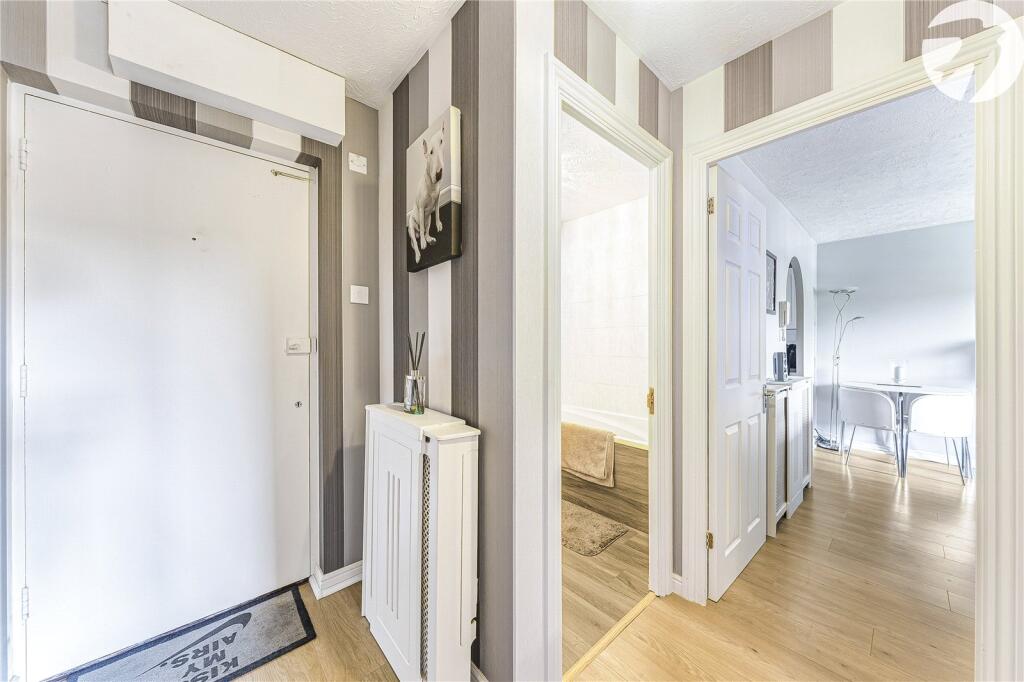 Apartment in Dartford, Kent - View 4