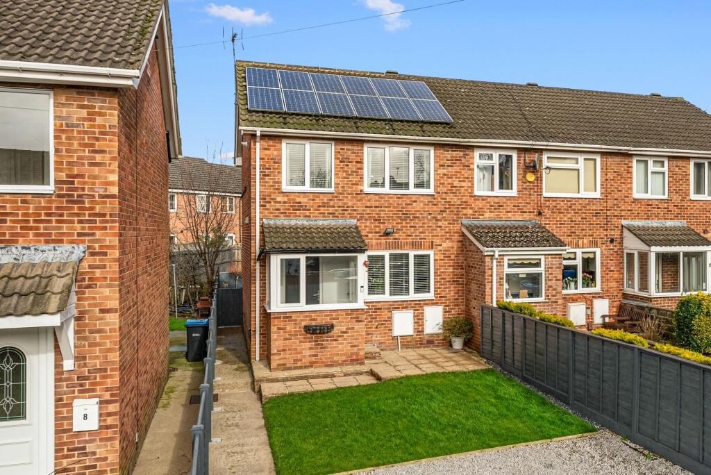 3-bed semi-detached on Diamond Grove, Harrogate, HG1, £260,000
