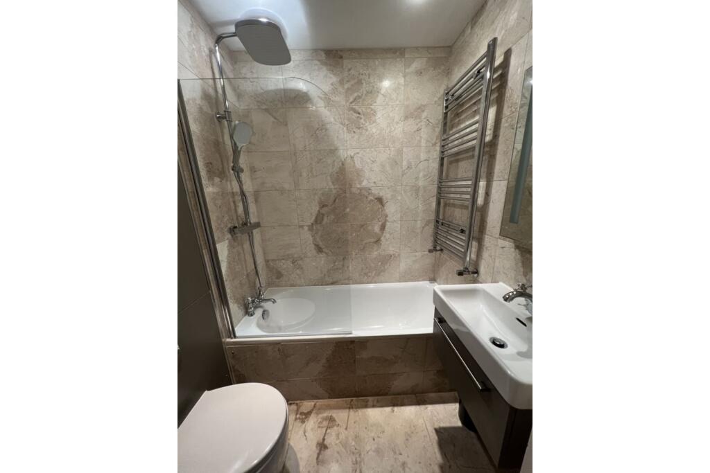 Apartment in London - View 5