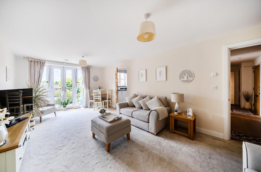 Apartment in Waverley, Godalming - More