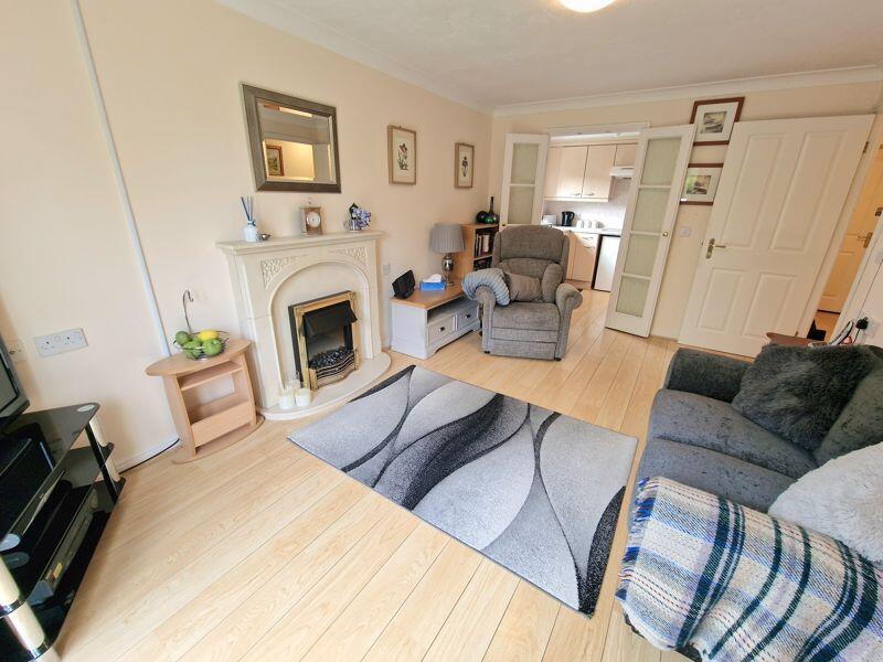 Metcalfe Court, Romiley photo 4