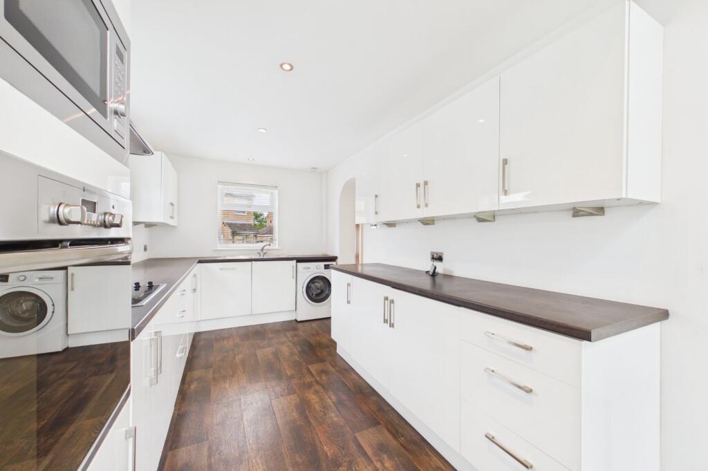 House in Wokingham - View 5