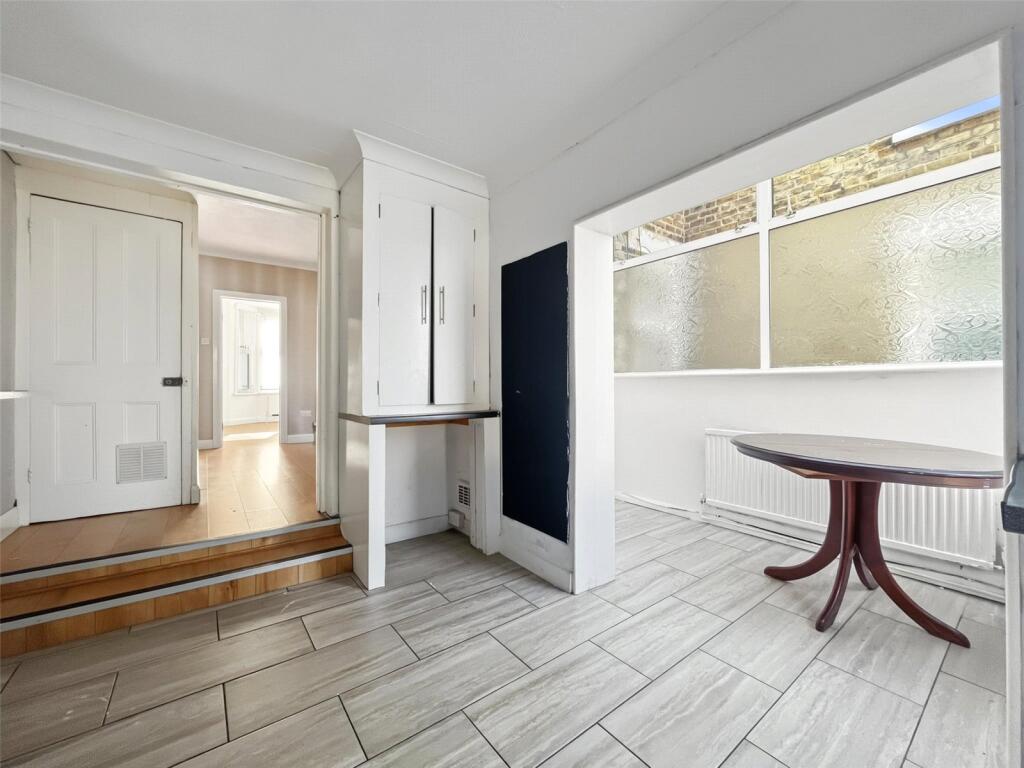House in Gillingham, Hale - View 5