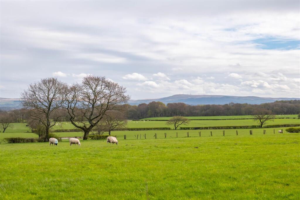 House in West Lancashire, Mossy Lea, Wrightington - View 2