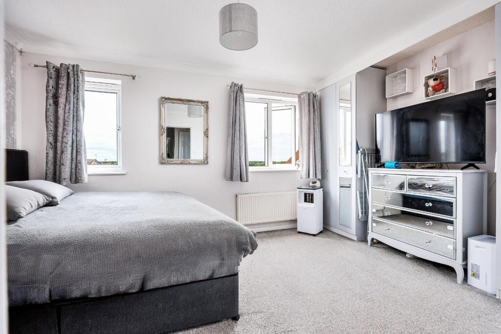 Horsham Close, Haverhill - More