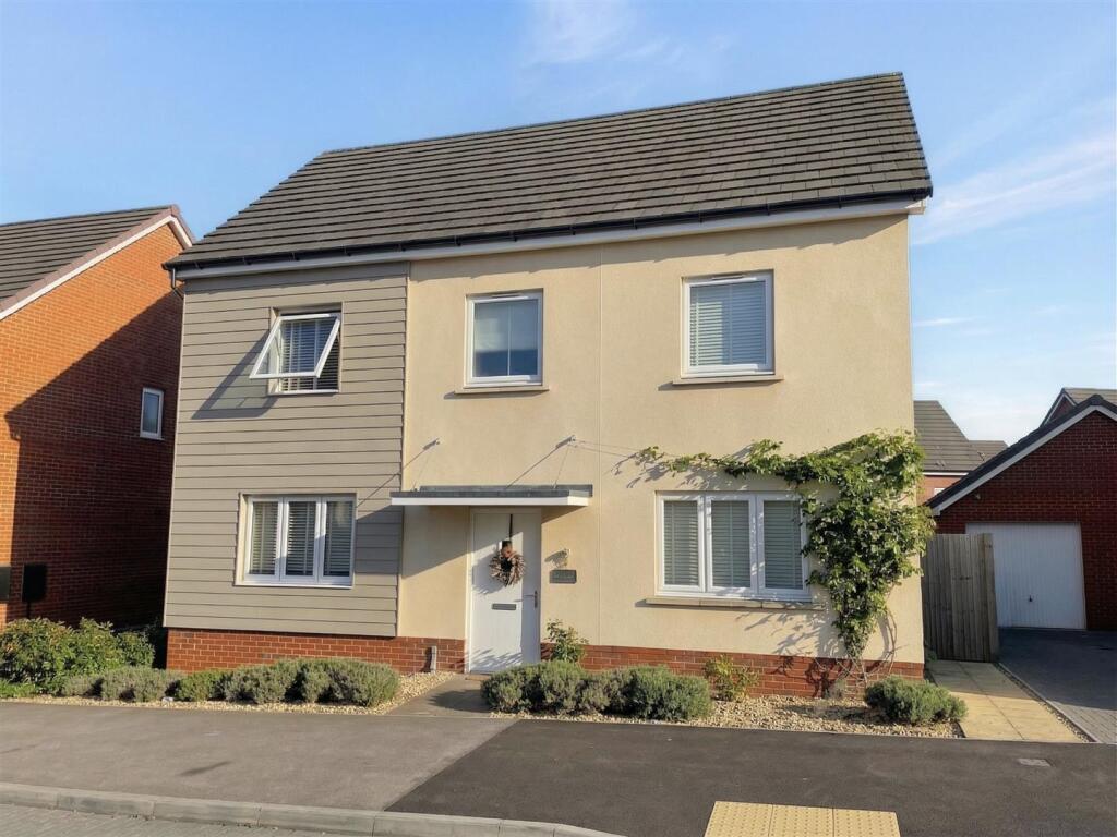 4-bed detached on Barker Close, Longhedge, Salisbury, £500,000