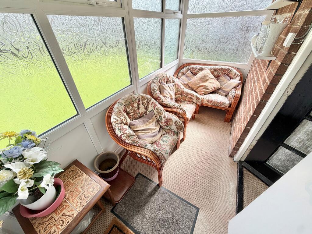 Hurford Avenue, Great Sutton photo 3