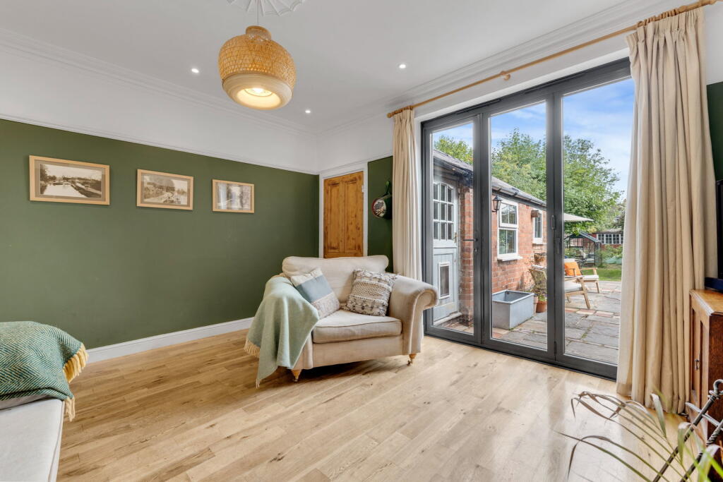 House in Dudley - View 5