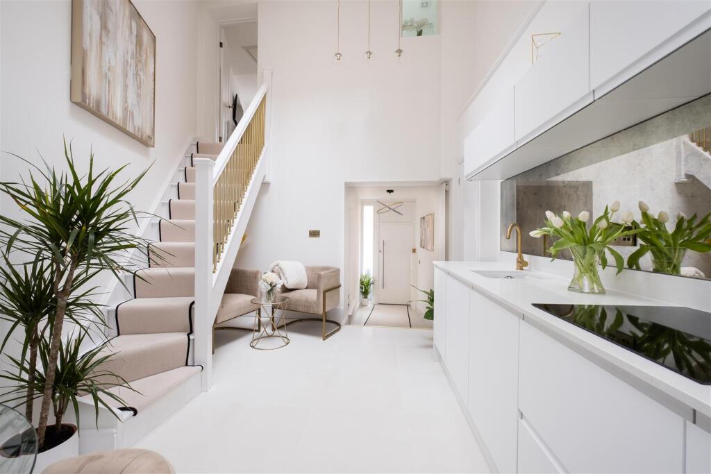 Main image of property: 6a, Beeches Lane, Shrewsbury, SY1 1TZ