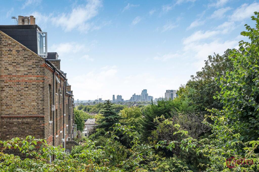 Apartment in London, Ferme Park, Stroud Green - More