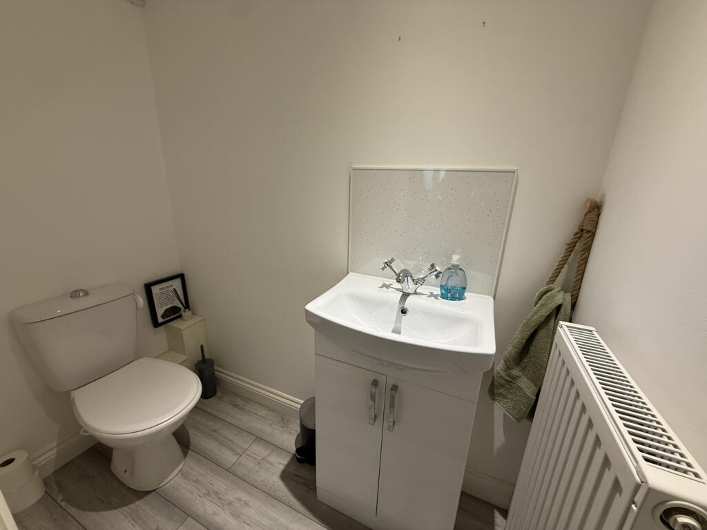Abbots Road, Tewkesbury, GL20 photo 4