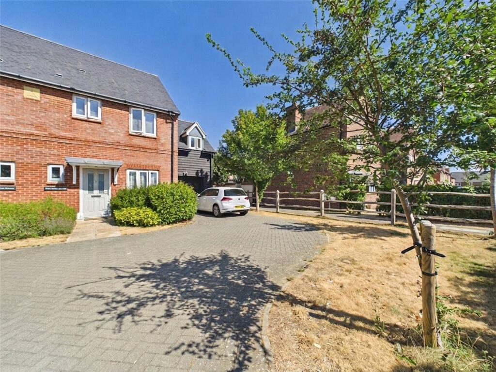 Main image of property: Stanbridge Road, Haddenham, Aylesbury, Buckinghamshire, HP17