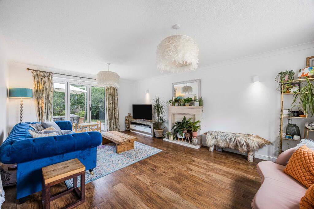 The Maples, Cirencester, Gloucestershire, GL7 photo 4
