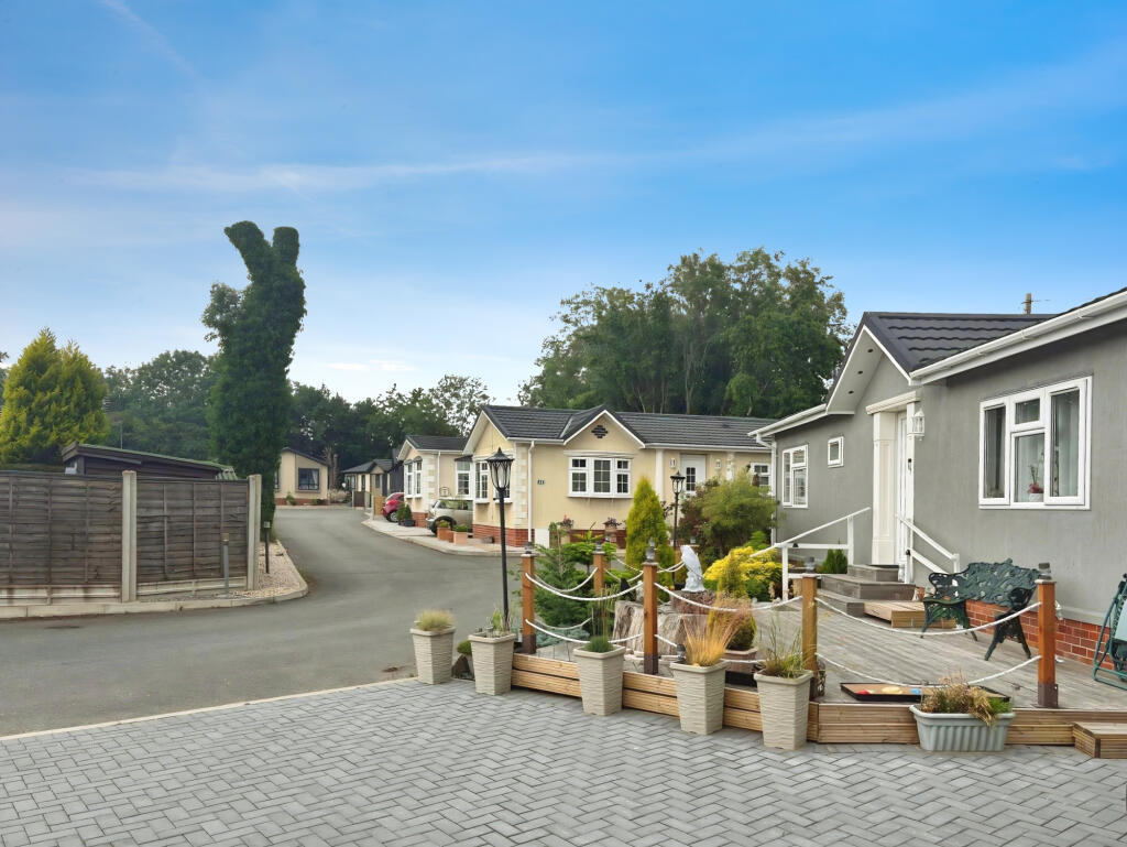 House in Hinckley and Bosworth, Wykin - View 3