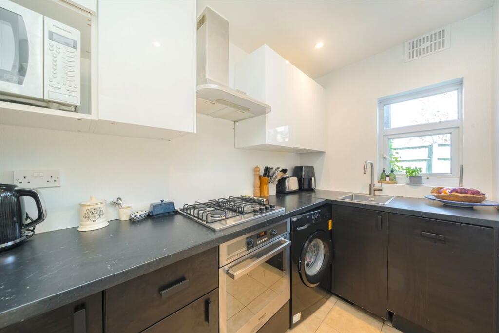 Apartment in London - More