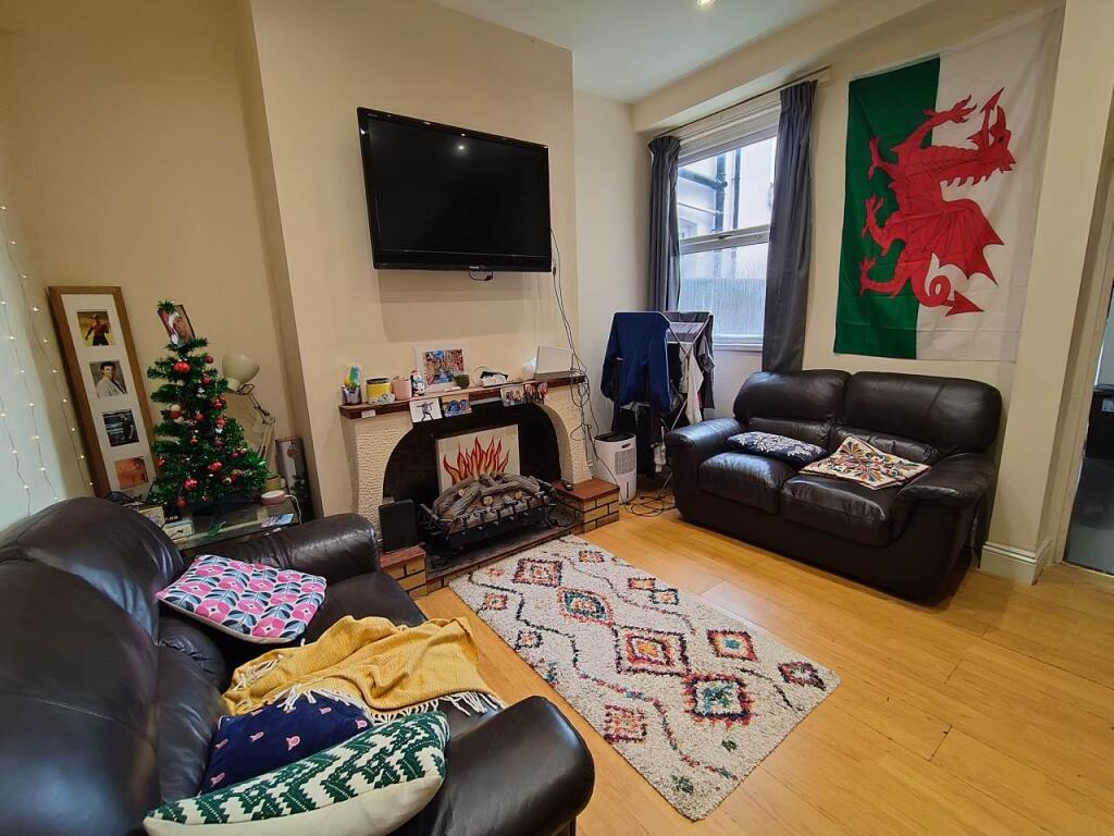 House in Cardiff, Maindy, Cathays - View 2