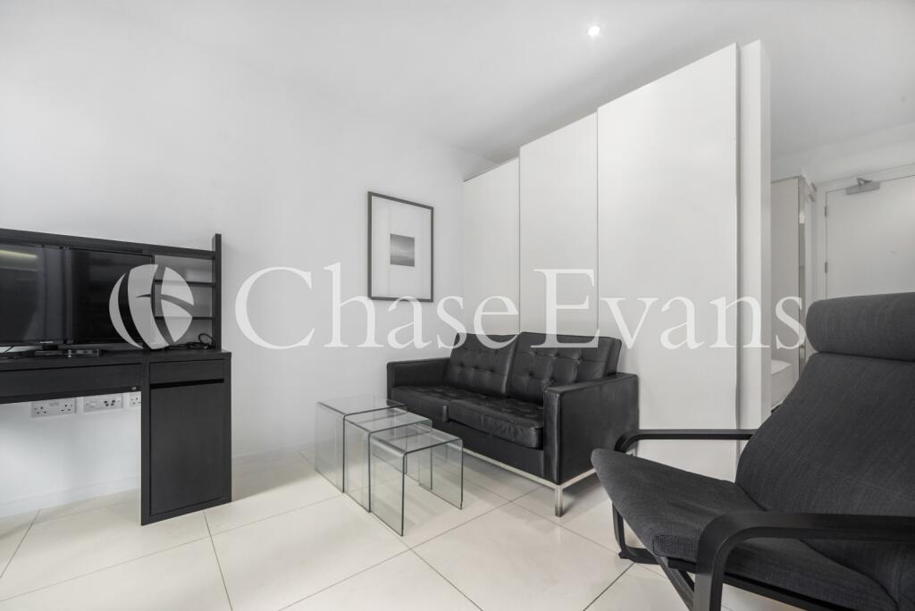 Studio flat for rent