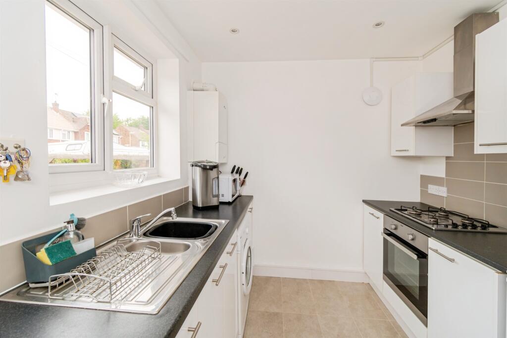 Megan Road, West End, Southampton photo 3