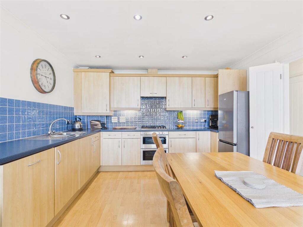 Apartment in Newquay, Cornwall - View 4