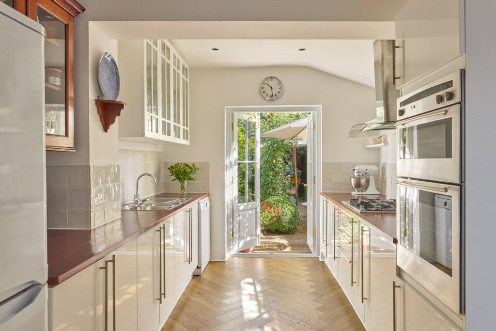 House in London - View 3