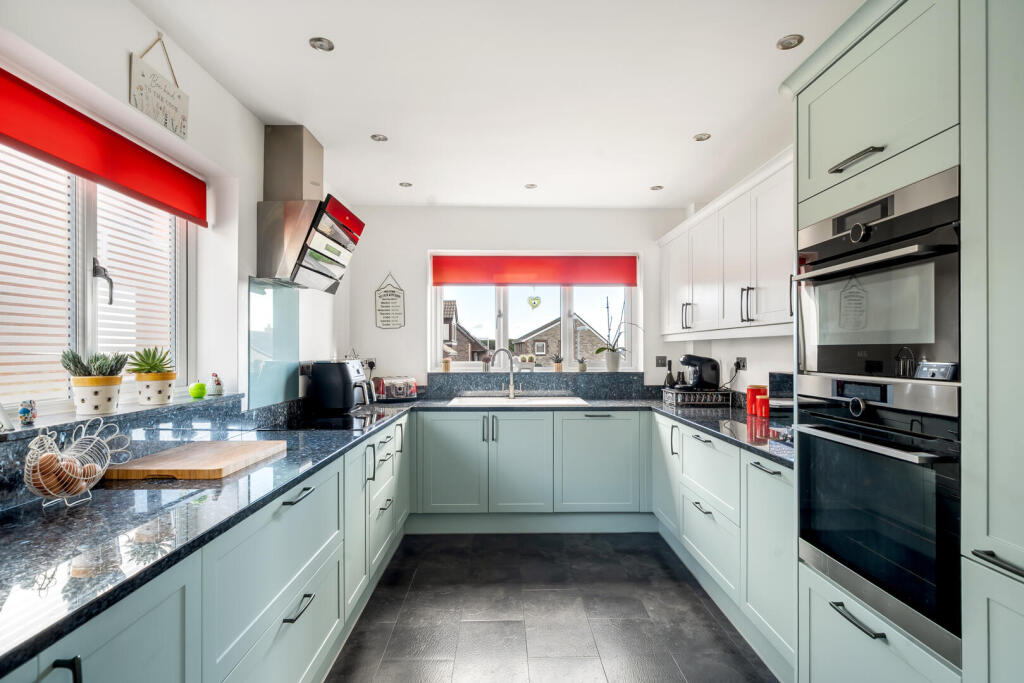 House in Weymouth, Dorset - More