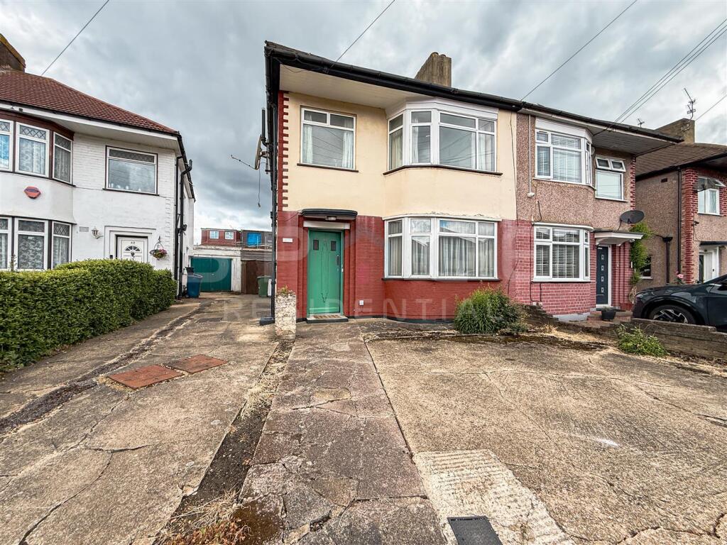 Main image of property: Chain Free | Three Bedroom Semi-Detached House | Huge Potential | Sought-After Location