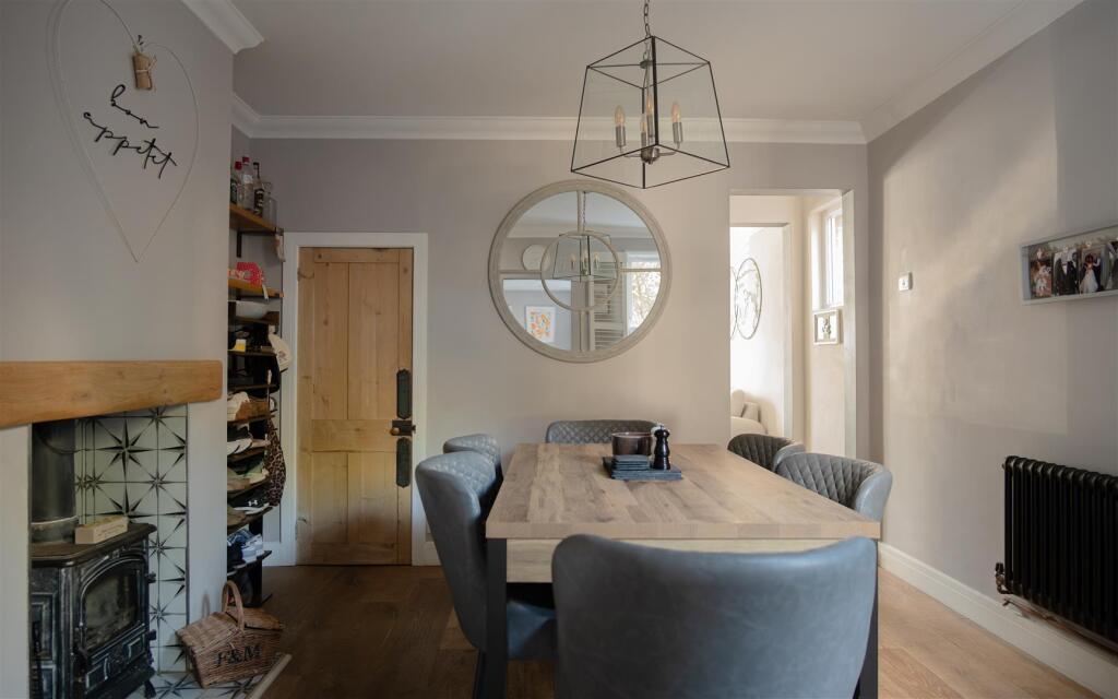 House in Reigate and Banstead, Earlswood - View 5