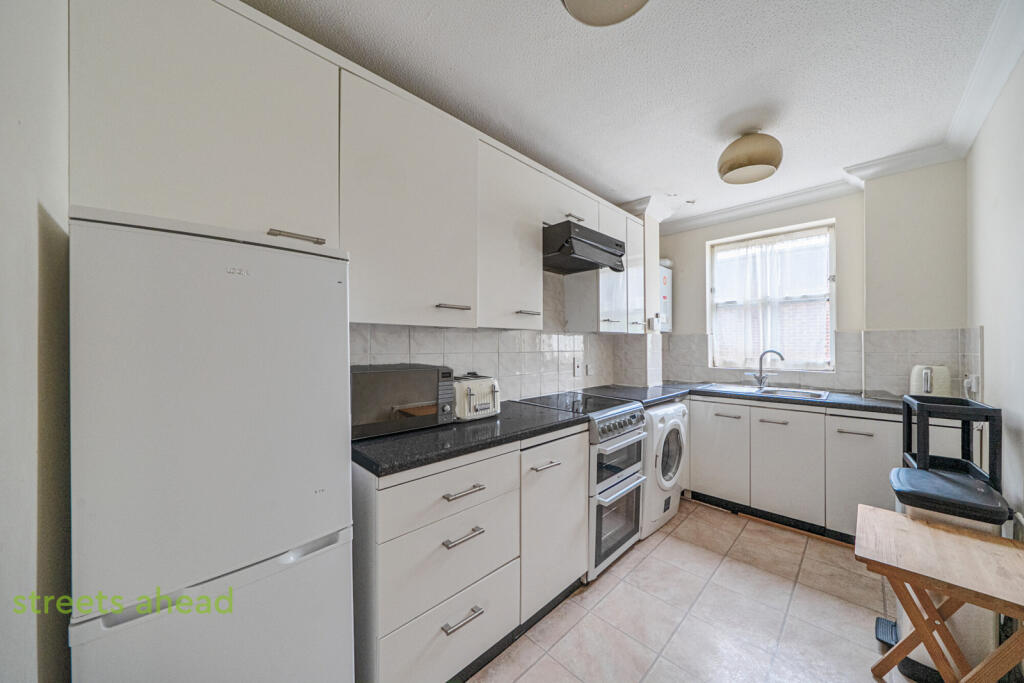 Dingwall Road, Croydon, CR0 – pohled 4