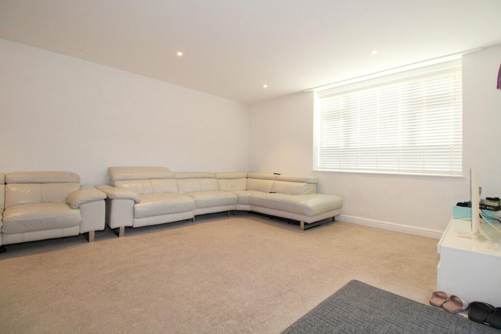 Apartment in Twickenham - View 4
