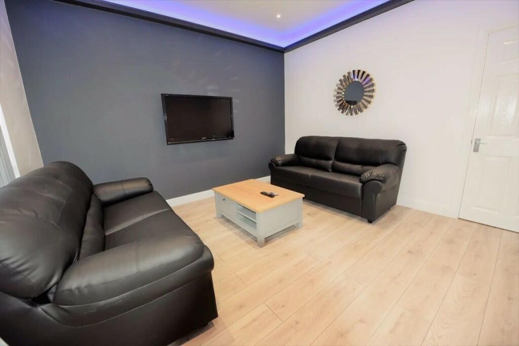 Beamsley Mount, Hyde Park, Prime Location!!! - View 2