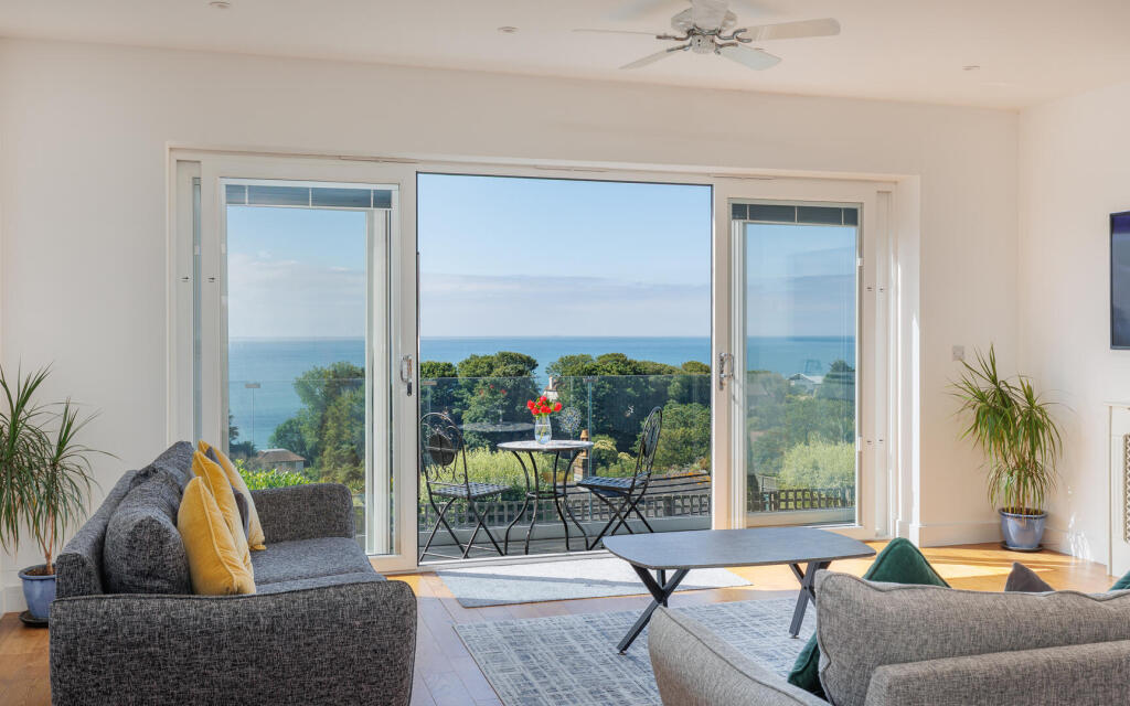 Castle Close, Ventnor - View 3