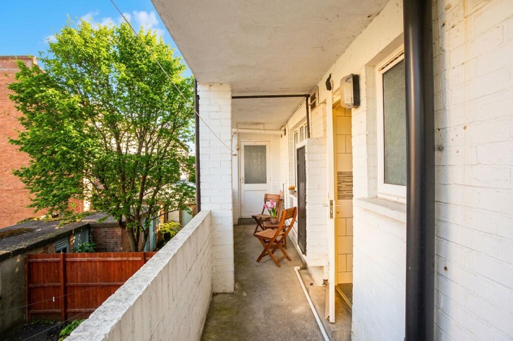 Apartment in Cardiff - View 3