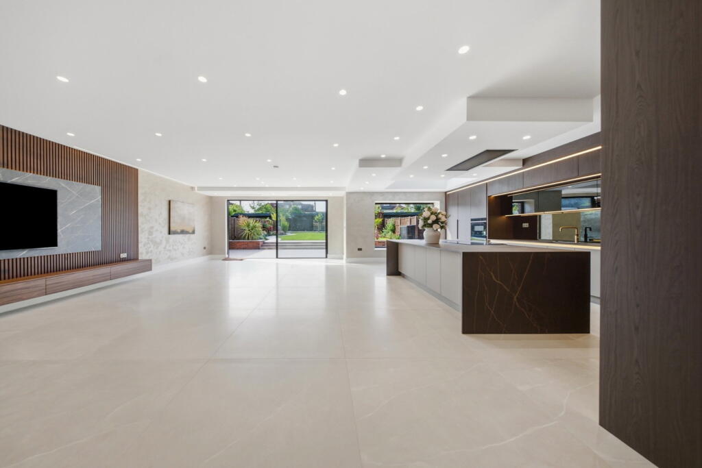 House in Harrow - View 5