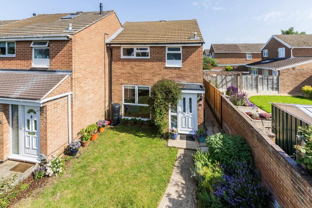 Main image of property: Waxes Close, Abingdon, OX14