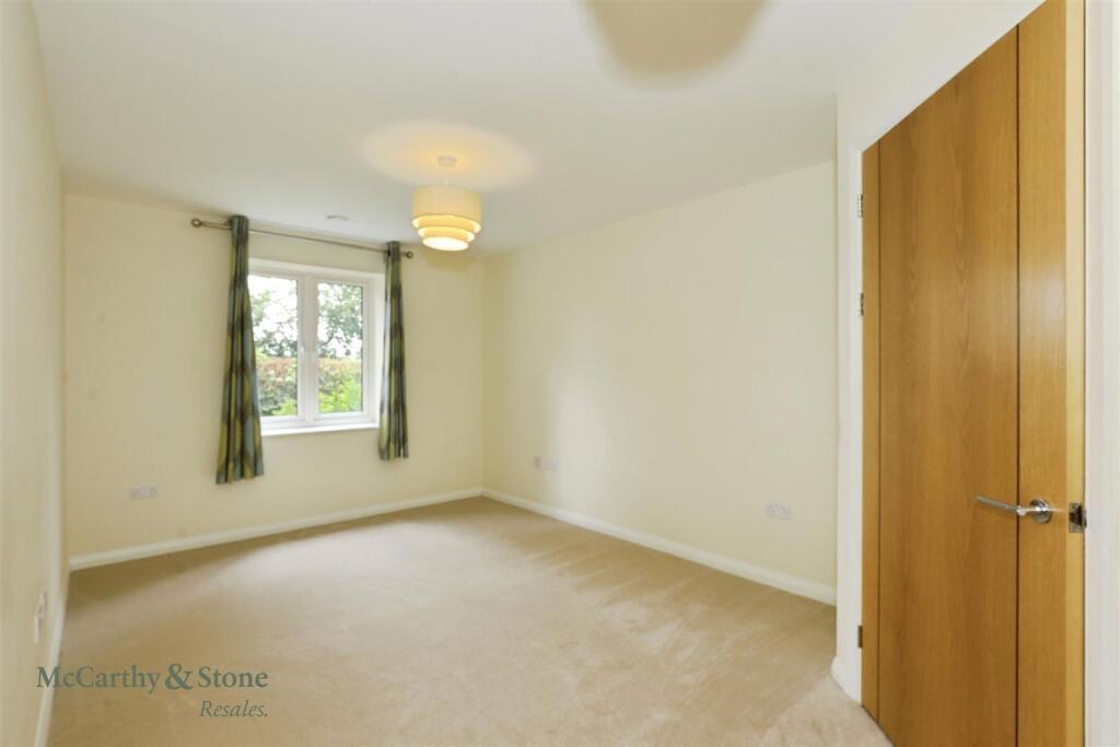 Apartment in Hartford, Cheshire West and Chester - View 5