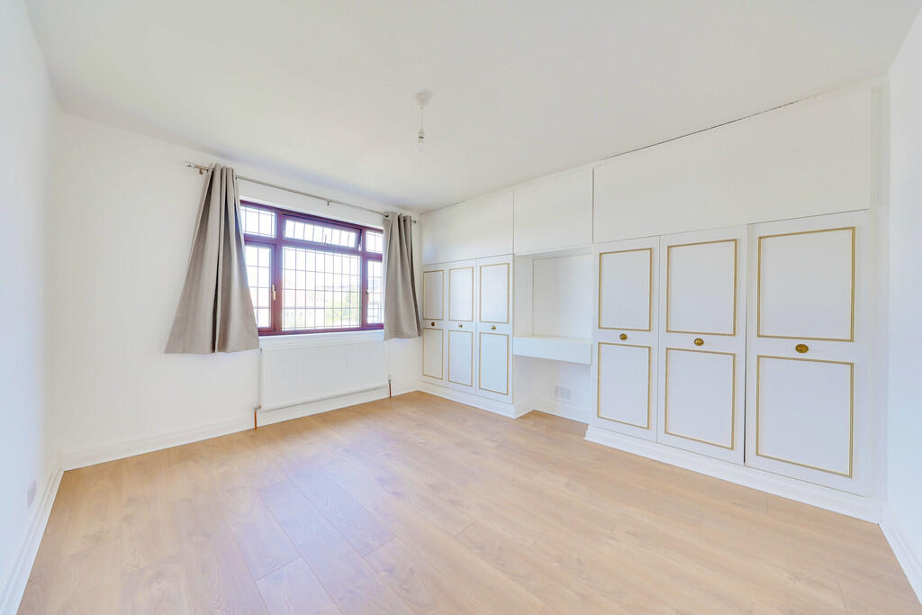 House in Bromley - View 5
