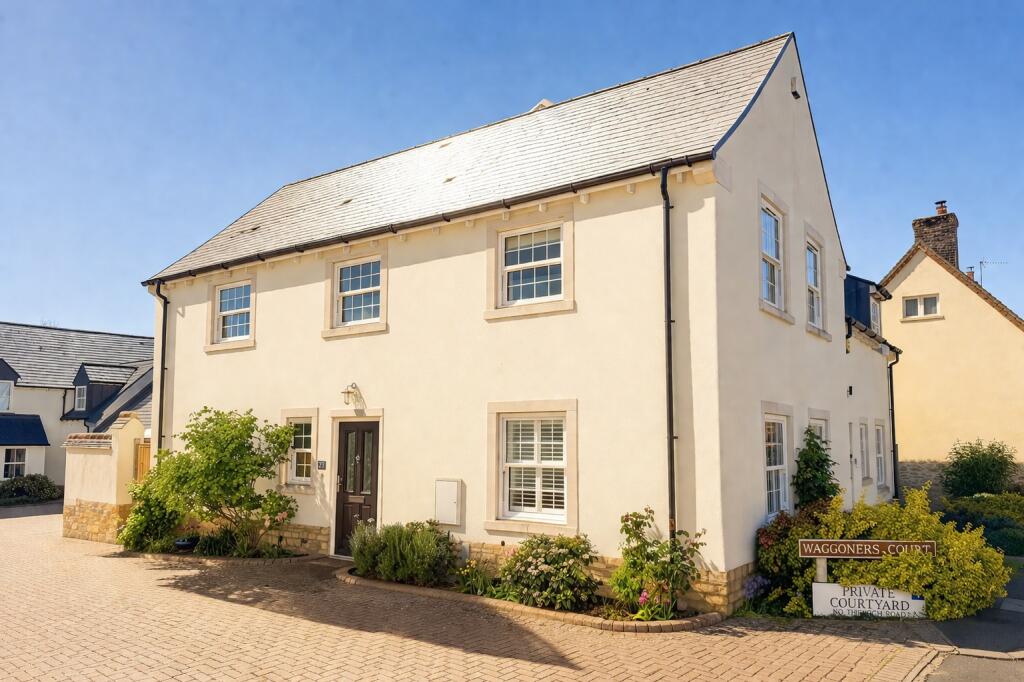 Main image of property: High Street, Haddenham, Buckingshamshire, HP17