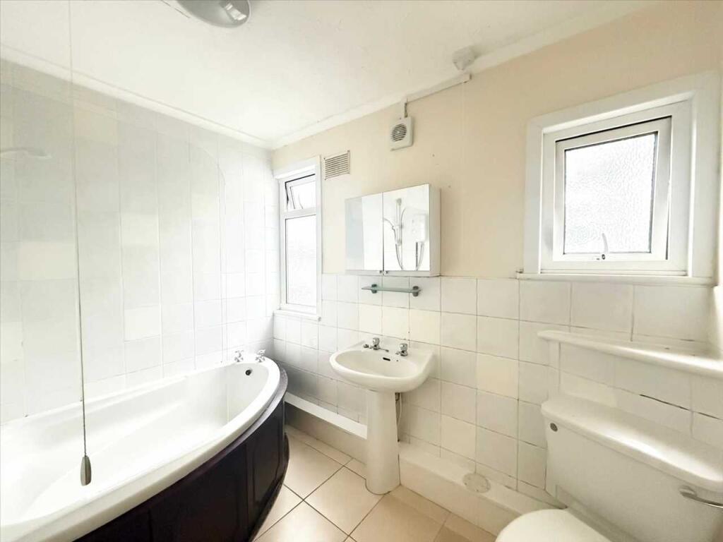 Apartment in Southend-on-Sea, Kursaal Estate, Southchurch - More