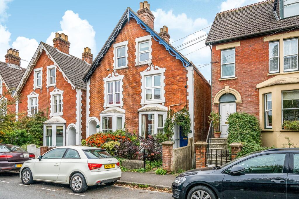 3-bed semi-detached on St. Marks Road, Salisbury, SP1, £450,000