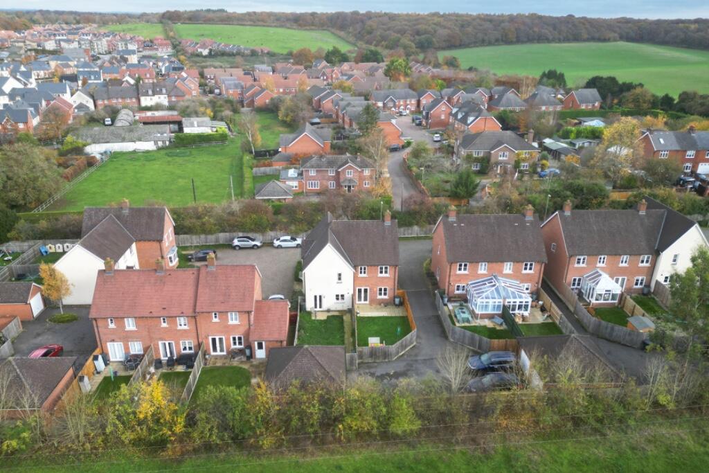 Mile Close, Andover, Hampshire, SP11 photo 3