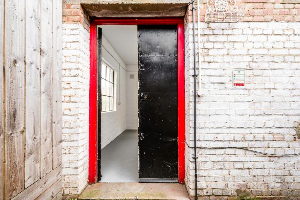 Brick Lane 160G NEW - Low Res 9.jpg